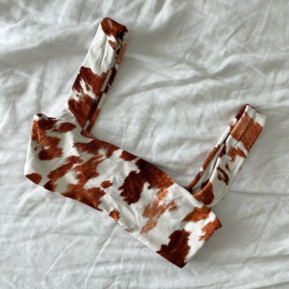 We Wore What Cow print Bandeu